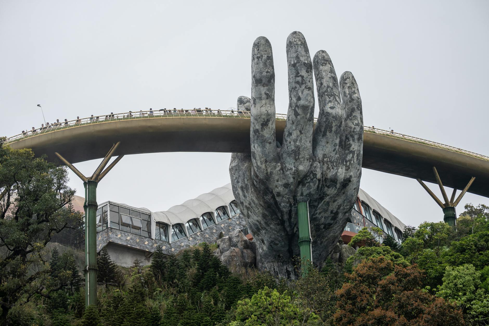 Widok na plażę w Helu podczas niedzieli 15 marca z prognozą pogody